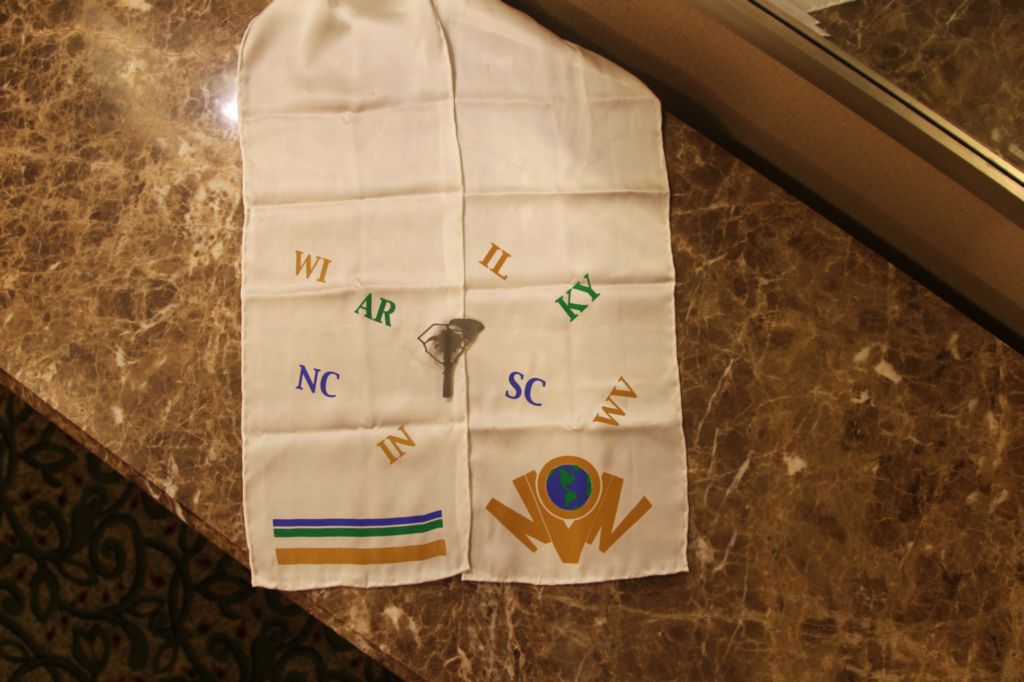NVON12_340.jpg 103.7K